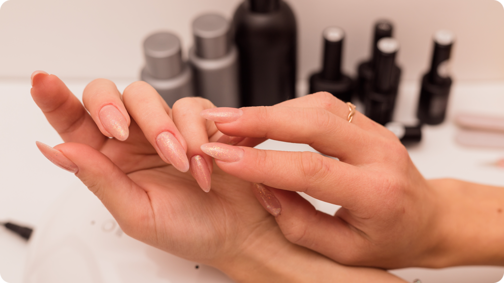 Chrome Nails vs. Gel Nails – What to Choose?